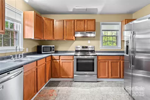 4106 Patsy Dr, Winston Salem, NC 27107 photo 7