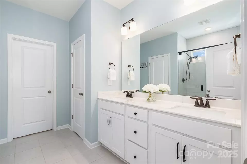 Bath - 108 Toxaway St, Mooresville, NC 28115 photo 1 of 1