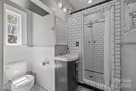 Bath - 35 Johnson St, Canton, NC 28716 photo 1 of 3