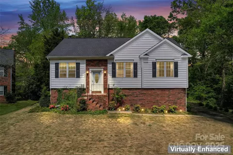 12822 Diamond Dr, Pineville, NC 28134