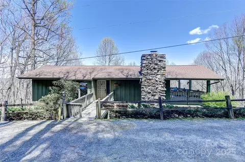 2020 Azalea Ridge Rd, Laurel Park, NC 28739