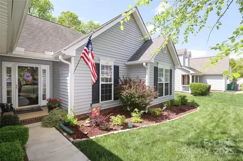 7515 Shadowstone Dr, Charlotte, NC 28270