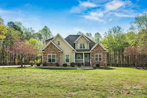 3207 Oak Ridge Cir, Lincolnton, NC 28092