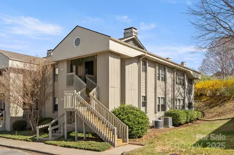 1206 Abbey Cir, Asheville, NC 28805