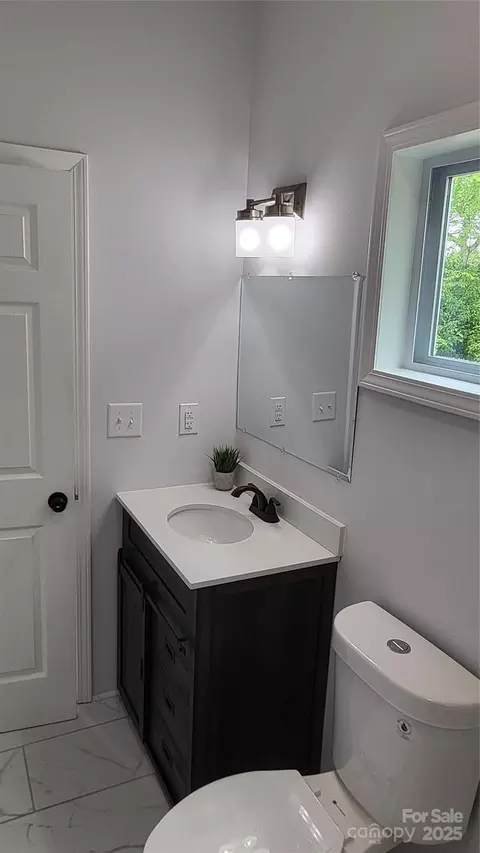 Bath - 925 14th St, Lancaster, SC 29720 photo 4 of 4
