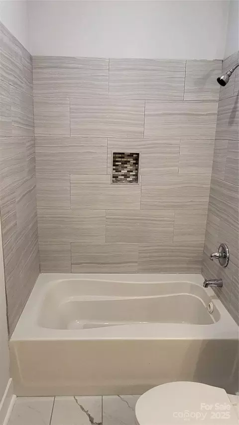 Bath - 925 14th St, Lancaster, SC 29720 photo 1 of 4