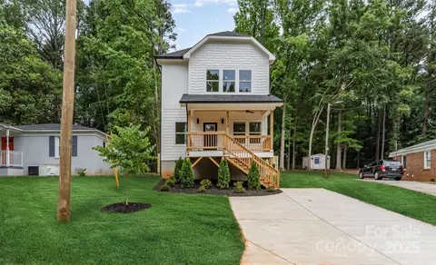2512 Remington St, Charlotte, NC 28216