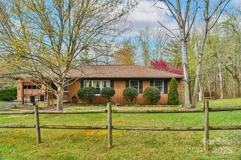 25 Red Oak Ln, Alexander, NC 28701