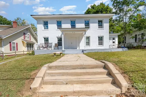 604 Wentworth St, Reidsville, NC 27320