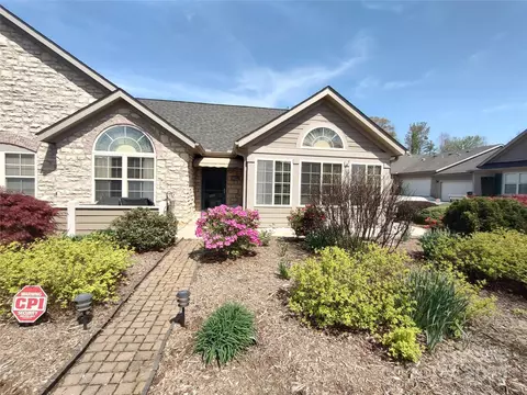 811 Wynnshire A Dr #A, Hickory, NC 28601