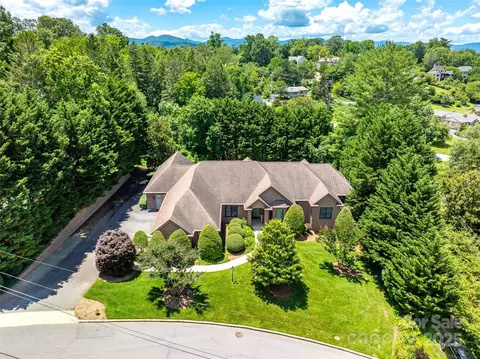 5 Reynolds Pl, Asheville, NC 28804