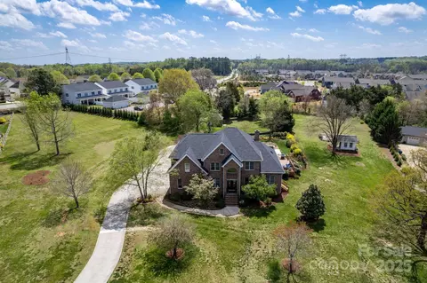 12932 Westmoreland Farm Rd, Davidson, NC 28036