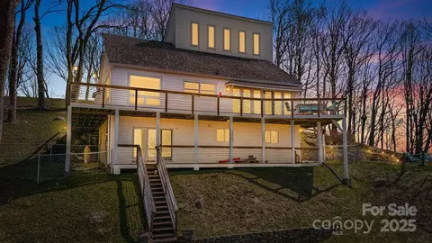 129 Finney Ln, Mars Hill, NC 28754