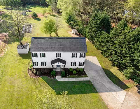 311 Cooks Lake Rd, Gastonia, NC 28056