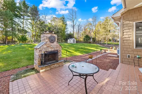 13924 Island Dr, Huntersville, NC 28078