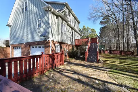 Exterior - 131 Covington Dr, Advance, NC 27006 photo 4 of 9