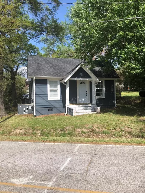 401 Plymouth St, Kannapolis, NC 28083