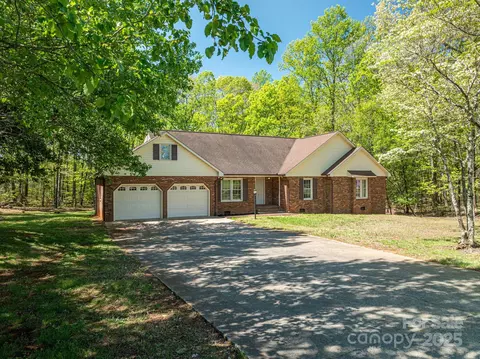 1478 Smith Farm Rd, Lincolnton, NC 28092