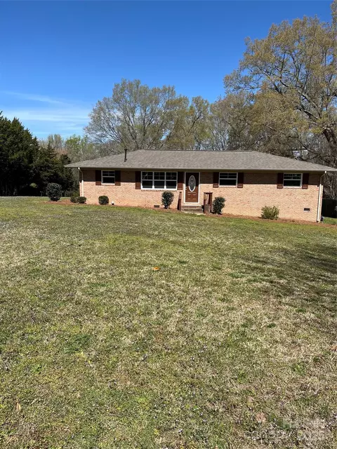 736 Lawndale Cir, Fort Lawn, SC 29714