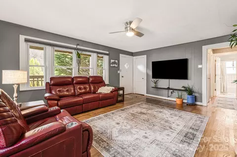 Living - 1041 Groundhog Rd, Canton, NC 28716 photo 3 of 6