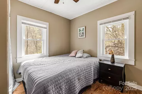 Bedroom - 1041 Groundhog Rd, Canton, NC 28716 photo 4 of 7