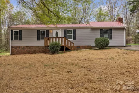 132 Riverview Acres Ln, Taylorsville, NC 28681