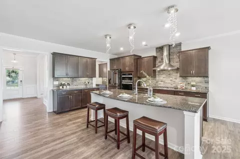 8715 Gladden Hill Ln, Fort Mill, SC 29715
