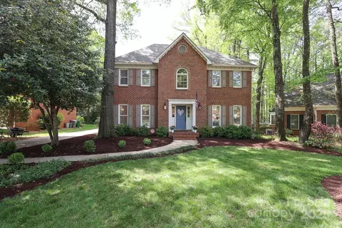 6910 Green Turtle Dr, Charlotte, NC 28210