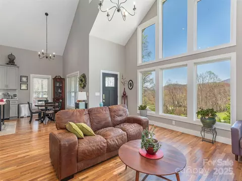 4 Guy Way, Canton, NC 28716