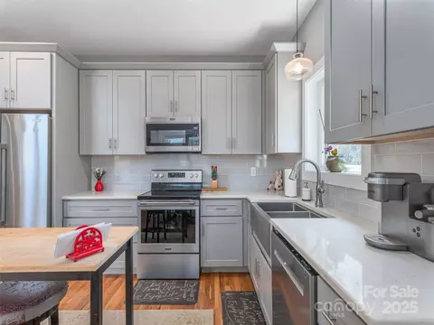 4 Guy Way, Canton, NC 28716 photo 13