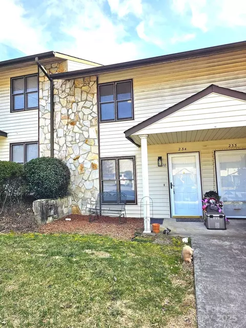 Cedar Place Court, Winston Salem, NC 27107
