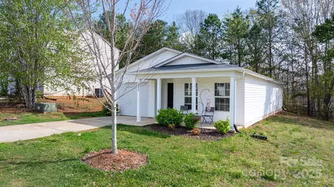 3944 Hemingway Nw Dr NW, Hickory, NC 28601