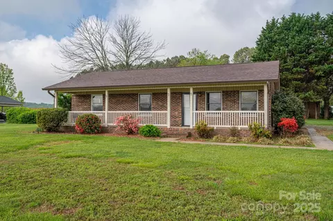 1663 Smyre Farm Rd, Newton, NC 28658