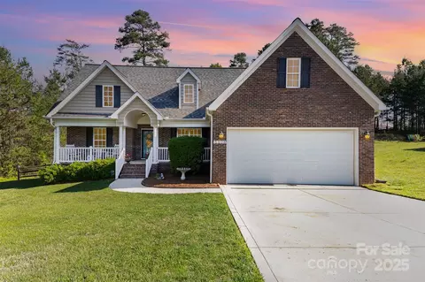 5108 Boardwalk Ct, Dallas, NC 28034