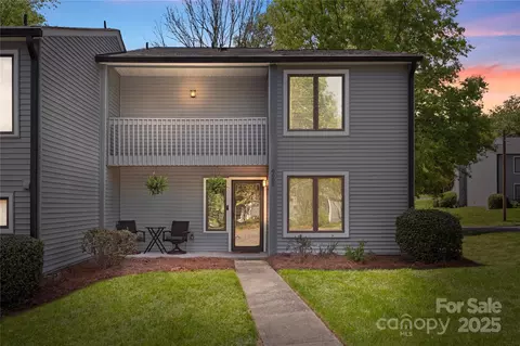 6605 Point Comfort Ln, Charlotte, NC 28226