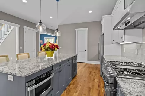 Kitchen - 6743 Fox Ridge Cir, Davidson, NC 28036 photo 7 of 10