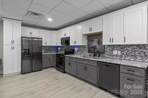 Kitchen - 6743 Fox Ridge Cir, Davidson, NC 28036 photo 10 of 10