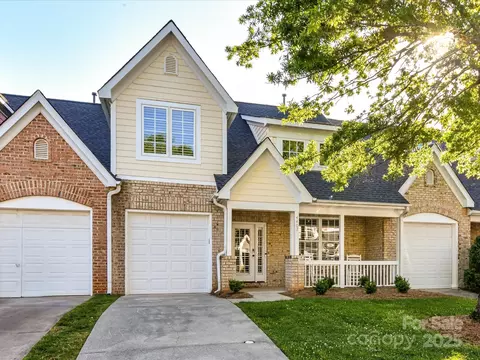 4407 Coventry Row Ct, Charlotte, NC 28270