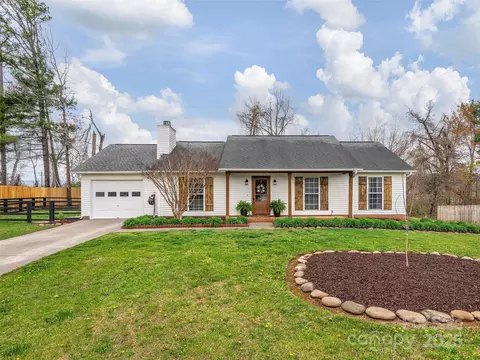 108 Sandpiper Ct, Fletcher, NC 28732
