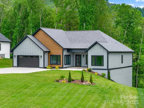 24 Slate 29 Dr #29, Candler, NC 28715