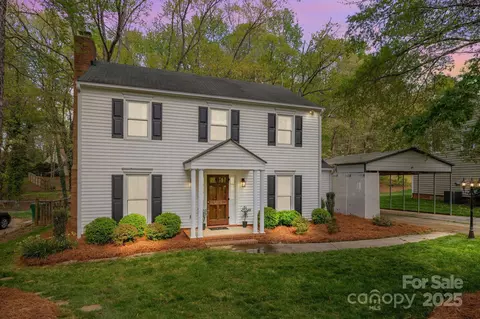 9319 Harps Mill Ct, Charlotte, NC 28270