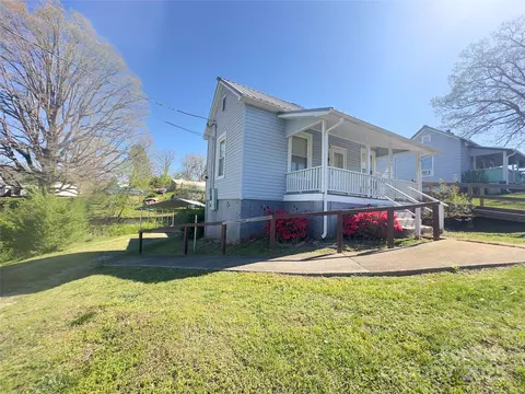 1277 Virginia Rd, Marion, NC 28752