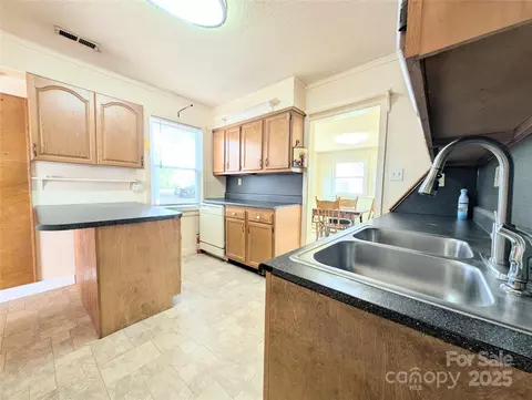 Kitchen - 473 Grace Ave, Lancaster, SC 29720 photo 1 of 3