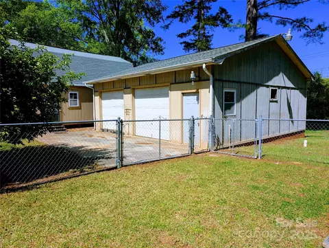 Exterior - 473 Grace Ave, Lancaster, SC 29720 photo 4 of 5