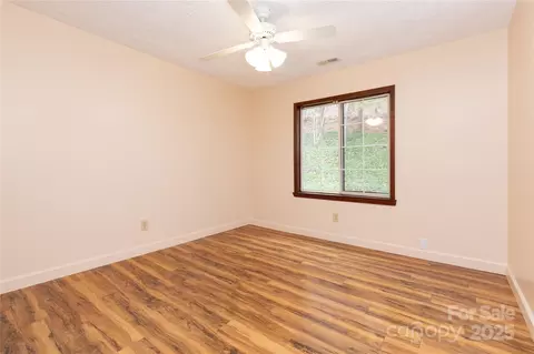 63 Wabash E Dr E, Sylva, NC 28779 photo 11