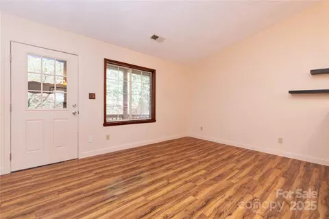 63 Wabash E Dr E, Sylva, NC 28779 photo 4