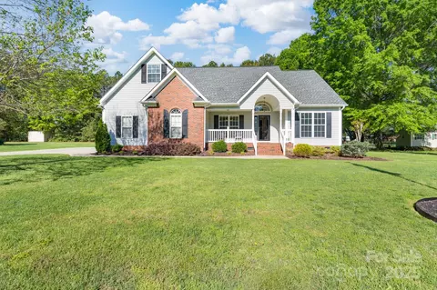 921 Snow Prince Ln, York, SC 29745