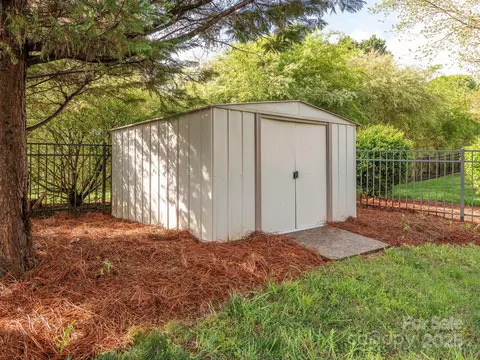 126 Pointer Se Ct SE, Concord, NC 28025 photo 5