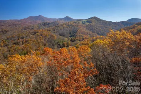 5 Copperhead Cv, Sylva, NC 28779 photo 2