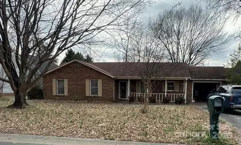 112 Juanita Dr, Pineville, NC 28134
